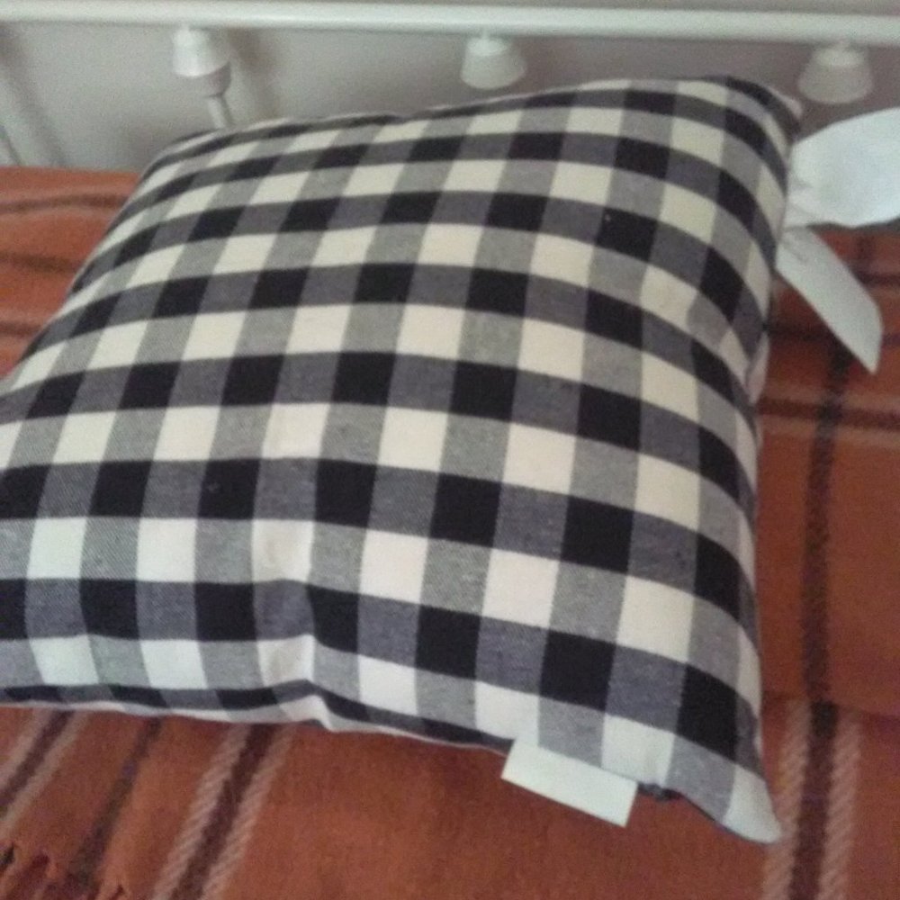 New DECORATIVE PUMPKIN PILLOW - Picture 3 of 5